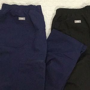 2pr. FIGS Cargo Scrub Pants ( petite)